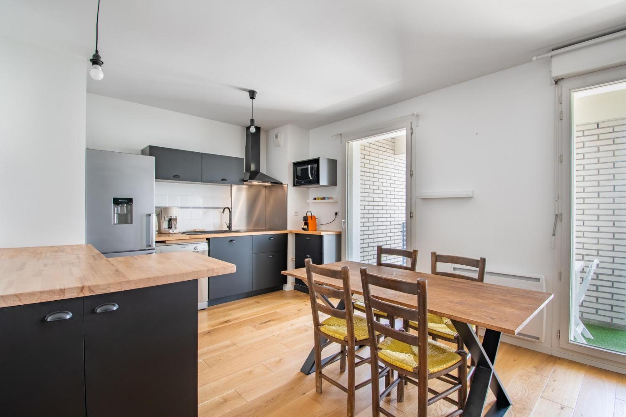 Cosy T2 De 50 M² Centre-Ville Avec Garage & Balcon Нант Екстериор снимка